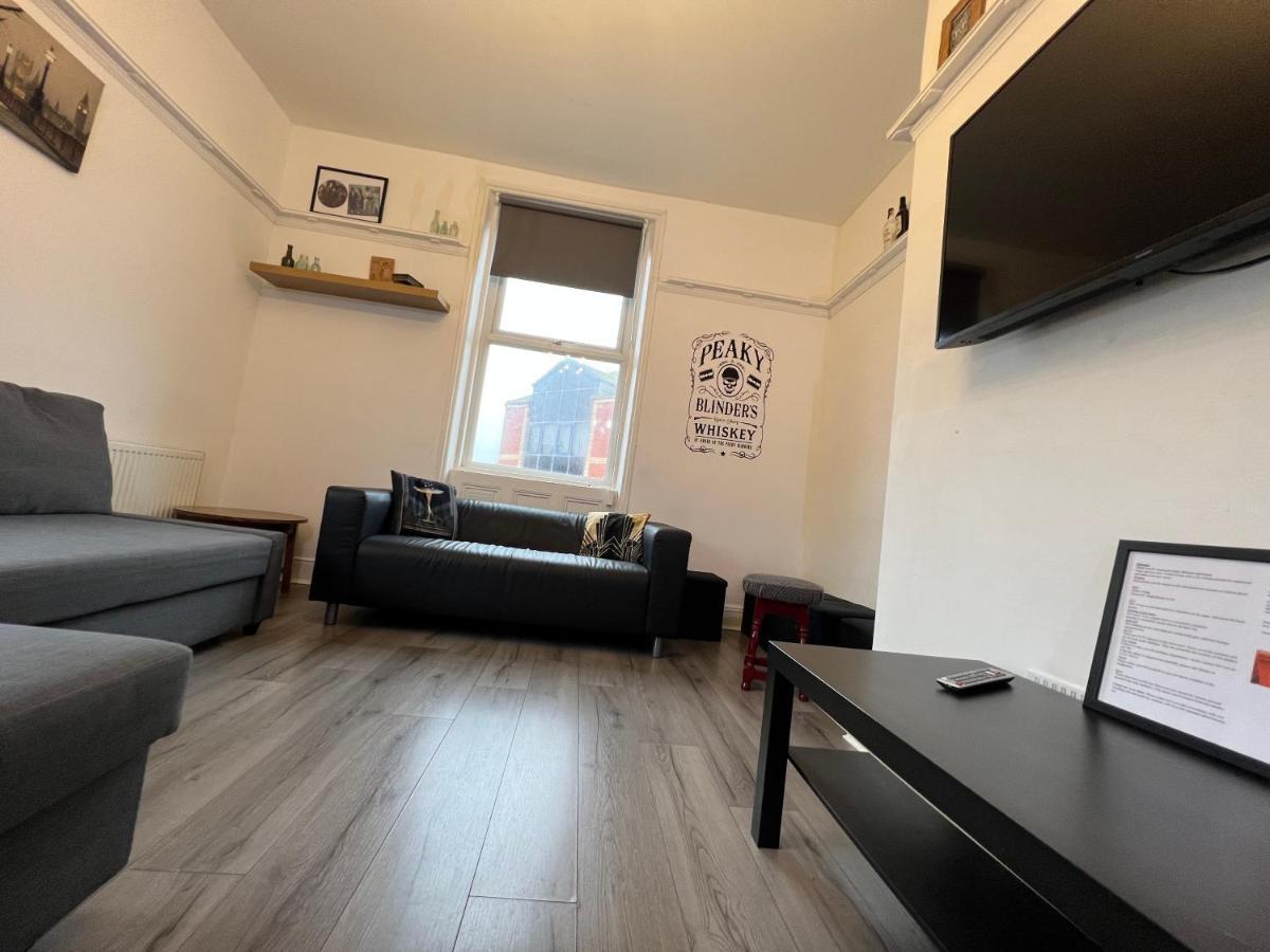 Peaky Blinders Apartment 5 Min Walk To Blackpool Tower Sleeps Up To 14 Exterior photo
